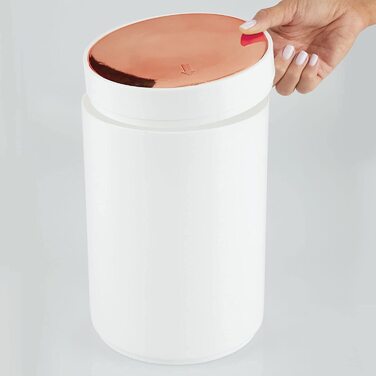 Зручний кухонний кошик mDesign-Сучасний бамбуковий та пластиковий кошик для ванної кімнати, офісу та кухні-міцний кошик для сміття з кришкою-кольори бамбука та білий (Білий / Рожеве золото)