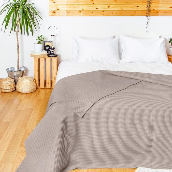 Плед LAYNENBURG Premium 180x220 см, вафельна тканина, 100% бавовна, бежевий колір. Плед для ліжка, дивана, софи.