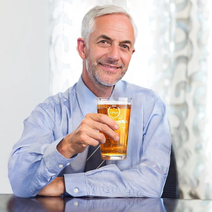 Пивний келих LIGHTEN LIFE 450 мл в дерев'яній подарунковій коробці, 1966 рік народження - ідеальний подарунок чоловікові/батькові на 60 років