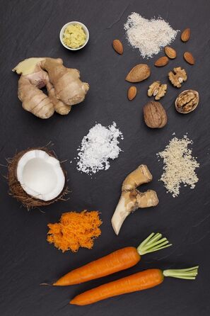 Терка кухонна Microplane Grob для сиру, моркви, імбиру, кокосу та хріну, червона з нержавіючою сталлю, Made in USA