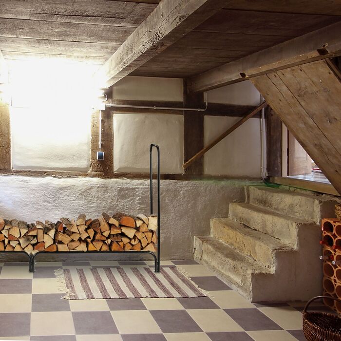 Стильна металева полиця для дров Relaxdays