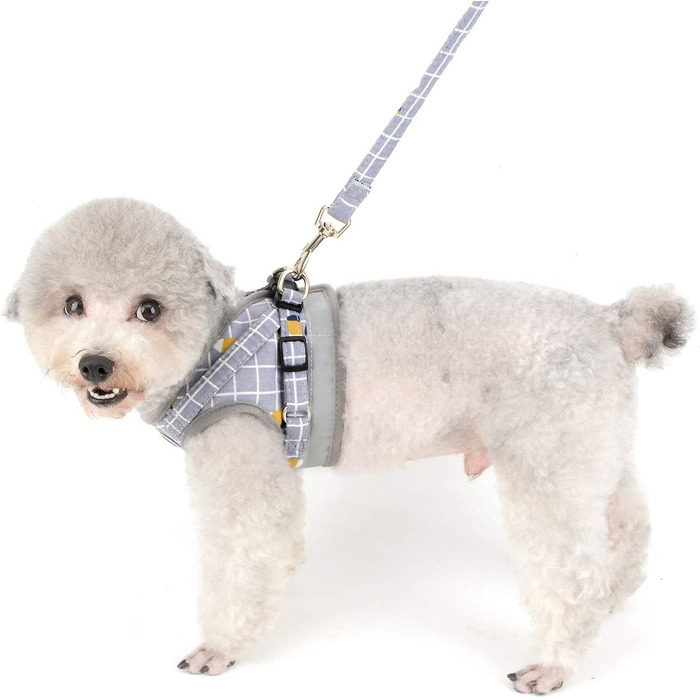 Шлейка Zunea для маленьких собак, регульована Світловідбиваюча шлейка для цуценят, без натягу, з повідцем для цуценят чихуахуа, сітчаста м'яка протиосколкова шлейка для кішок сірого кольору, м (1 упаковка) сірого кольору