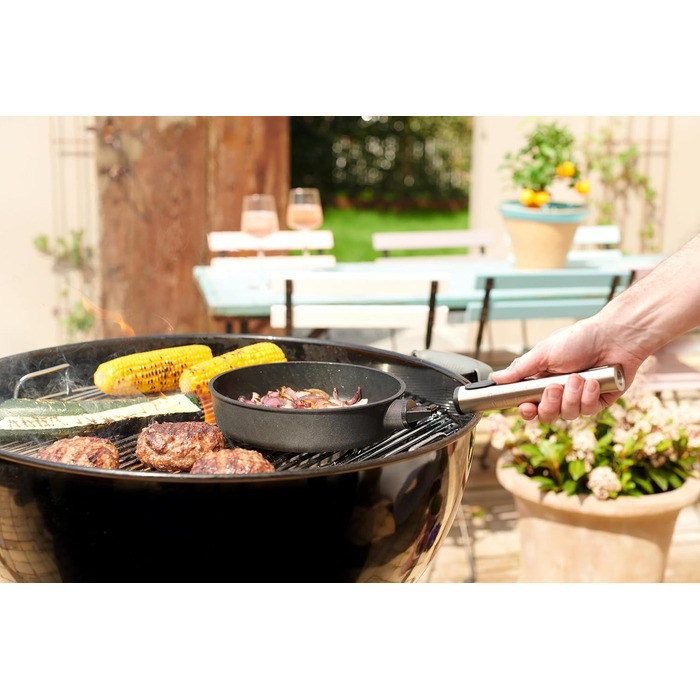 Сковорода Woll Diamond Logic XR Pro, діаметр 28 см, висота 5 см, індукційна, знімний ручка з нержавіючої сталі, антипригарне покриття, для всіх типів плит, чорна