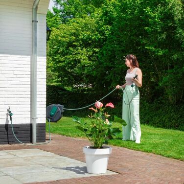 Шланг садовий VONROC 35 метрів з автоматичним згортанням та тримачем для стіни - Шланг на котушці, 180° поворот, зелений