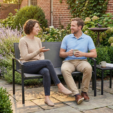 Вулична лавка для двох, металева, стійка до погодних умов, з дихаючою поверхнею сидіння та вигнутими підлокітниками, 112 x 66 x 80 см, сіра