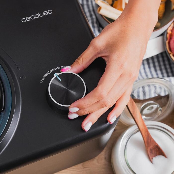 Машина для приготування морозива Cecotec Gelacy 1200 Touch з компресором. Чорний колір, 0,8 л, сенсорний екран, 110 В, 30 хвилин