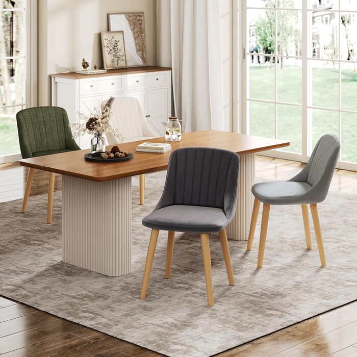 Набір з 4-х оббивних стільців для їдальні, кухні, офісу, вітальні. Колір бежевий, дерев'яні ніжки, матеріал - поліестер.