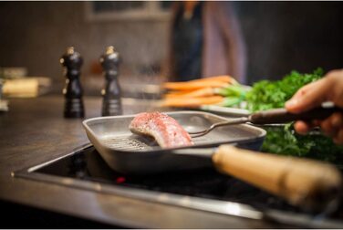 Сковорода-гриль Berndes BONANZA 28x28 см, алюмінієвий лиття, антипригарне покриття, квадратна, сіра