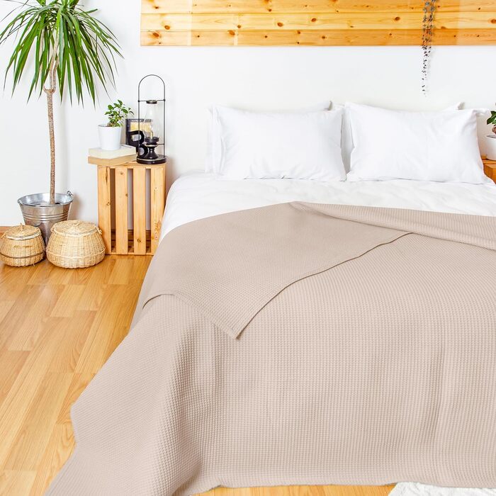 Плед LAYNENBURG Premium 180x220 см - вафельна тканина, 100% бавовна. Легкий плед з вафельною текстурою для ліжка, дивана, софи. Колір: бежевий