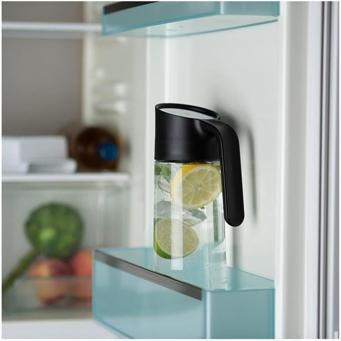 Скляна карафка WMF Basic з кришкою, 1 л (скляна, з силіконовим кришкою, CloseUp)