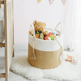 розмір: 15,7 м (ширина) x 13,8 м (довжина)