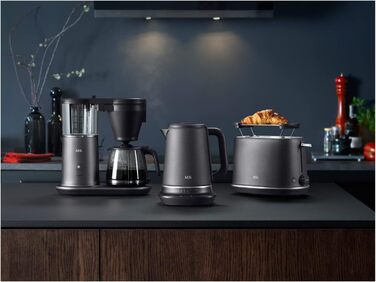 Електричний чайник AEG K7-1-6BP: 1.7 л, 7 температур, захист від накипу, LED-дисплей, сірий