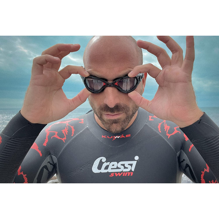 Плавальні окуляри Cressi Flash преміум-класу для дорослих із захистом від запотівання і 100 захисту від ультрафіолету універсальний чорний / сірий-копчені лінзи