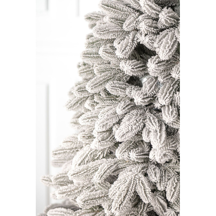 Ялинка лита 'Лапландська' ЗАСНІЖЕНА 2,50м