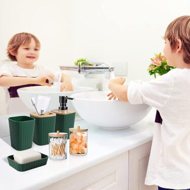 Комплекти аксесуарів для ванної кімнати, 9 предметів: набір темно-зелених аксесуарів для ванної з відром, лотком для косметики, дозатором мила, мильницею, стаканчиком для зубної щітки, щіткою для унітазу та контейнером для ватних паличок. Темно-зелений на