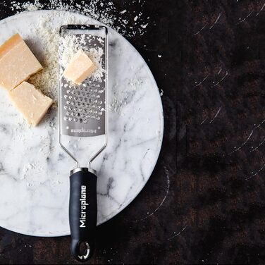 Мікроплан Зірковий ніж кухонна тертка для сиру, цитрусових, шоколаду, імбиру, мускатного горіха та кориці, чорна з нержавіючою сталлю, Made in USA