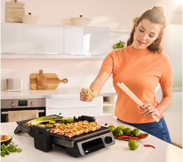 Електричний гриль Braun MultiGrill 7 CG7020: 3-в-1 (контактний гриль, BBQ, духовка), 2000W, велика поверхня (12 бургеров), чорний