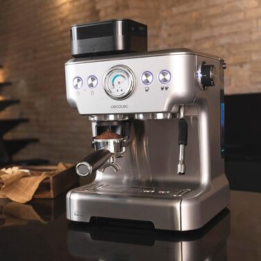 Еспресо-кавомашина Cecotec Cumbia Power 20 Barista Aromax - 2900 Вт, 2 системи нагріву, 20 бар, манометр