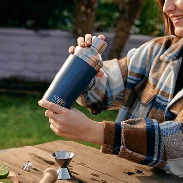 Шейкер для коктейлів YETI Rambler, Navy, 20 oz (591 ml)