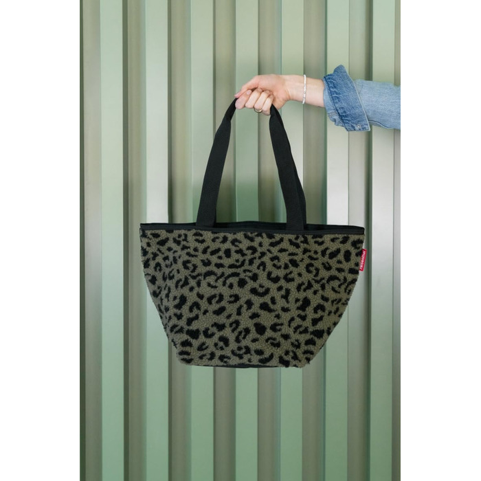 Сумка-шопер Reisenthel Shopper M Teddy Leo Olive – містка та стильна, з водовідштовхувального матеріалу