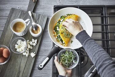 Сковорода GreenPan Rio з антипригарним покриттям Ceramic, 26 см, без PFAS, Stay-Cool ручка, сумісна з духовкою до 160°C, можна мити в посудомийній машині, чорний & кремовий колір