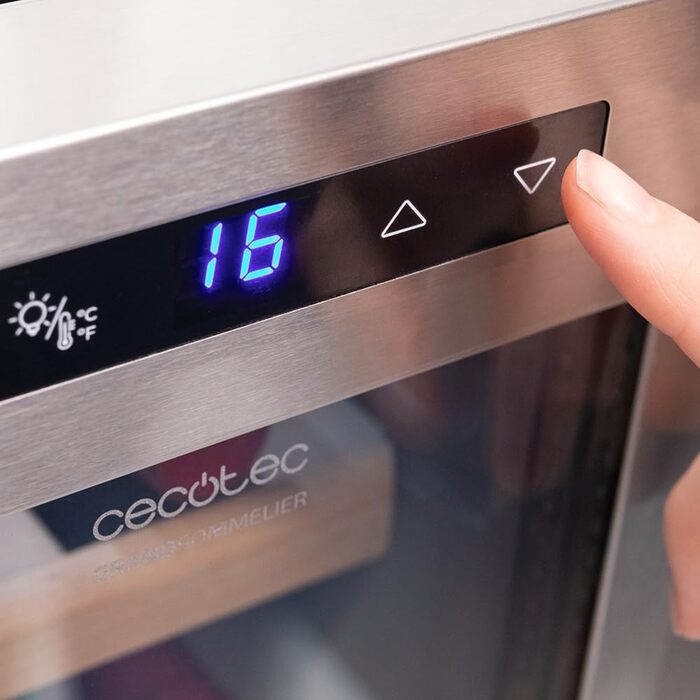 Винний шкаф Cecotec Bolero Grandsommelier 830 Coolcrystal: охолодження, терморегуляція 8-18°C, сенсорне управління, LED, для 12 пляшок (Inox + Holz)