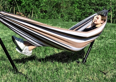 Двомісний гамак Carruzzo коричневий зі стійкою, витримує до 240 кг