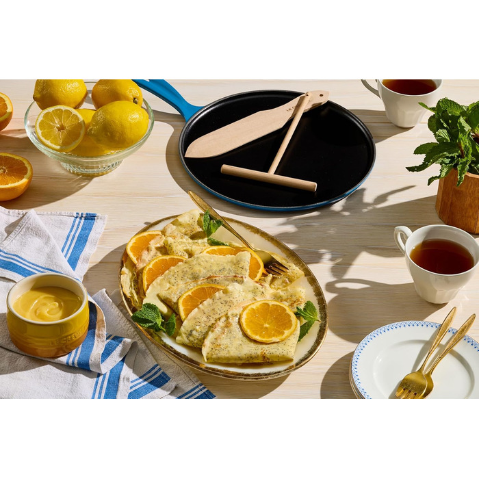 Сковорода для крепів Le Creuset з дерев'яним шкребком, чавун, Ø 27 см, для всіх типів плит (включаючи індукцію), Червоний (Cerise), 20136270600460