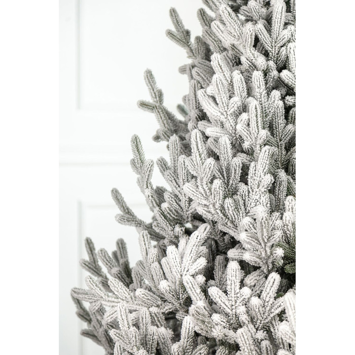 Ялинка лита 'Віденська' ЗАСНІЖЕНА 2,30м