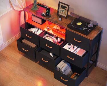 Комод Coleshome з висувними ящиками, LED-підсвічуванням, 2 USB-портами та розетками, 7 тканинних ящики, 132*30*89 см (Ретро колір)