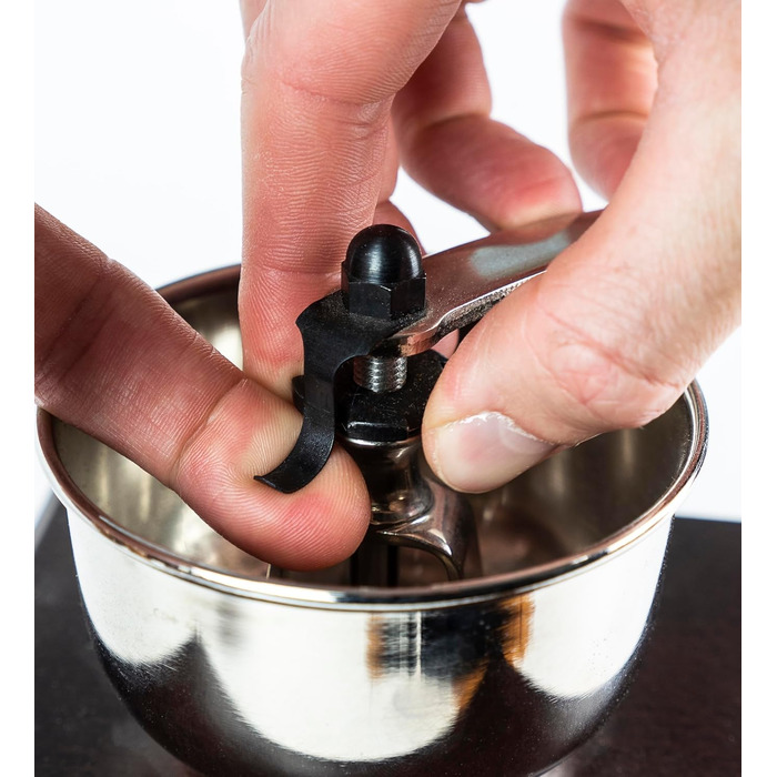 Кавомолка Peugeot Nostalgie - ручна, з регульованим сталевим жорном, 21 см, з воронкою, з бука, шоколадного кольору