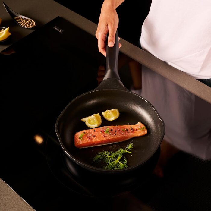 Сковорода-гриль Stone&Stone 28x28 см | Професійна сковорода для стейків | Німецьке антипригарне покриття GREBLON C3+ без PFOA | Знімна ручка | Підходить для індукції, газу та духовки | Для приготування барбекю з щипцями (24 см)