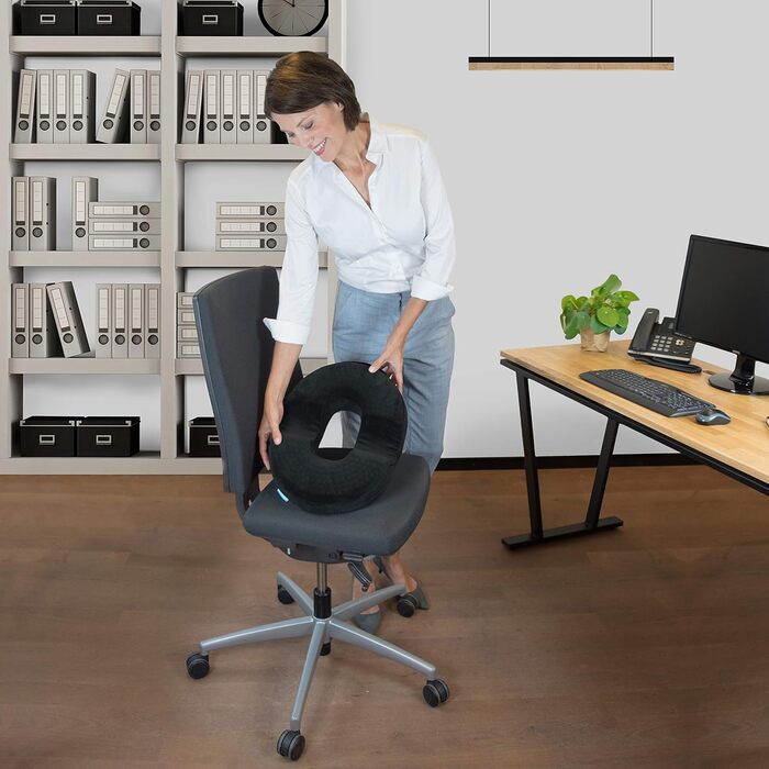 Ортопедична подушка для сидіння bonmedico з охолоджуючим гелем для офісного крісла, авто та інвалідного візка, проти гемороїду та болю в куприку, чорна