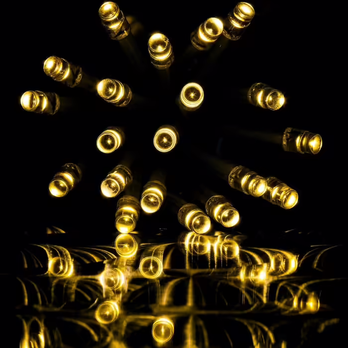Гірлянда VOLTRONIC Eisregen для дому та вулиці, 600 LED, тепле біле світло, вибір розміру та кольору, захист IP44