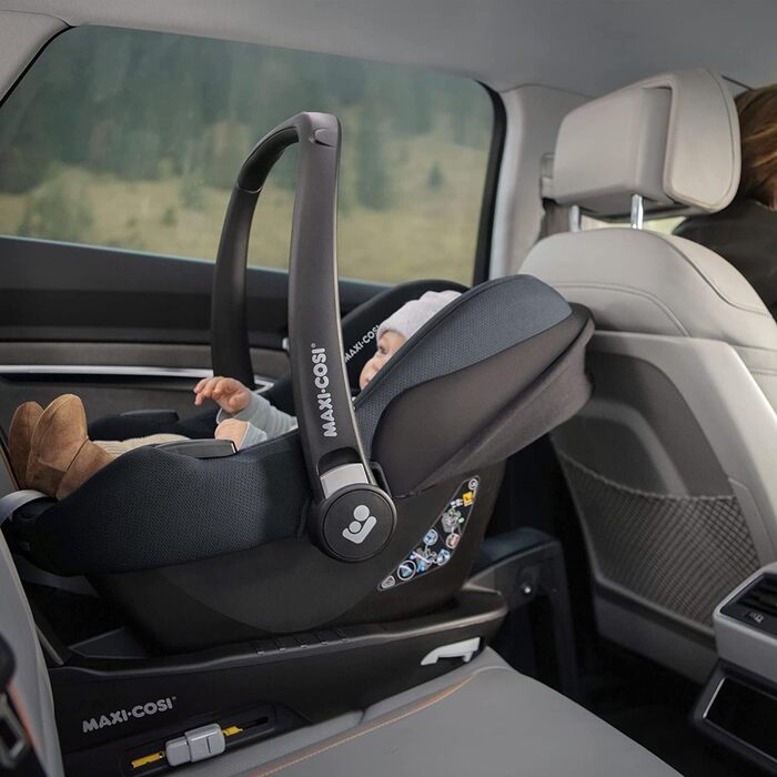 Автокрісло Maxi-Cosi CabrioFix i-Size 0-12 міс, до 12 кг, Black - легке та безпечне для новонароджених