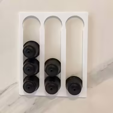 Тримач для 12 кавових капсул COVERBAGBCN, сумісний з Dolce Gusto, метакрилат, білий, універсальний монтаж