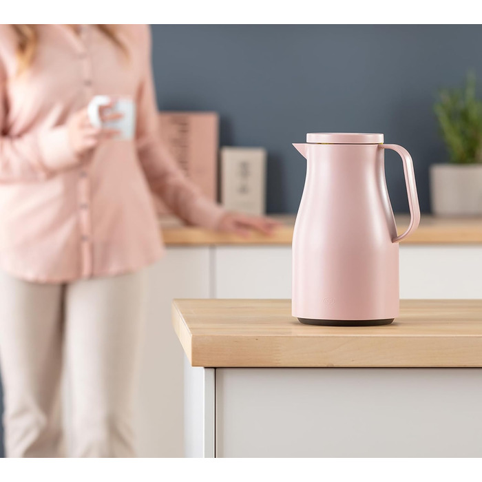 Термос Alfi ECONSCIOUS 1.0л з термоізоляційним вкладишем з біо-пластику, кришкою з поворотним механізмом та кнопкою, для зручного наливання однією рукою, ідеальний для кави та чаю, без BPA (Колір: Powder Rose)