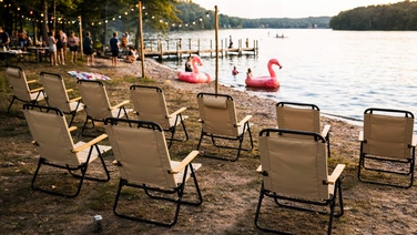 Міцний та зручний металевий садовий стілець для тераси та двору