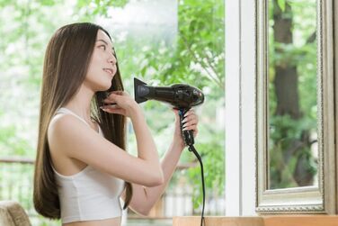 Фен Solis Swiss Perfection 360º ionicPRO 440 з іонізацією, поворотний шнур, насадка для укладки, чорний