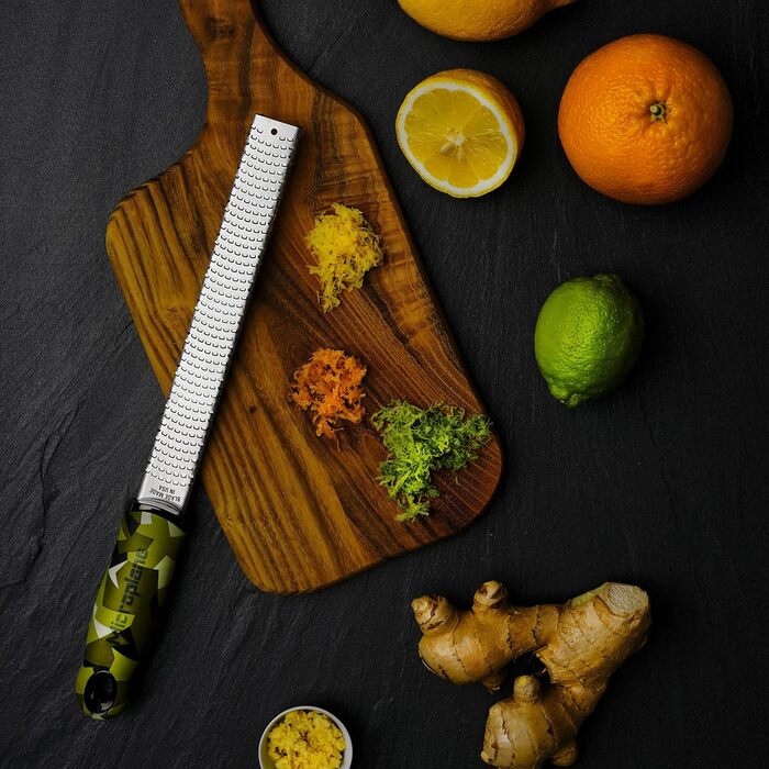 Терка для цитрусових, сиру, імбиру та шоколаду Microplane Zester Green (325 x 35 x 30 мм)