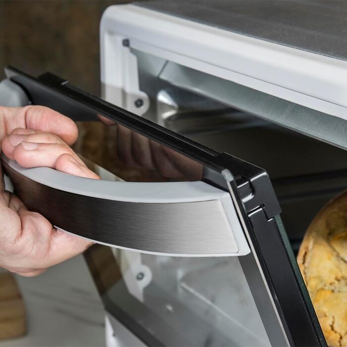 Мультифурна Cecotec Bake&Toast 1090 Black - 23 л, 1000 Вт, таймер, регулювання температури до 230ºC, решітка-гриль, лопатка