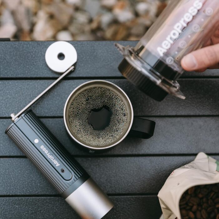 Ручна кавомолка AeroPress - портативна кавомолка з титановим покриттям, 60 ступенів помелу, для AeroPress, еспресо, френч-прес, мока-кава