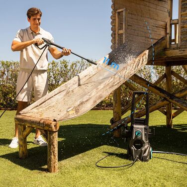 Мийка високого тиску Cecotec HydroBoost 1400 Essential: для дому, саду та авто, 105 бар, 426 л/год, 9 м радіус дії, 1400 Вт, 2 насадки + пляшка для миючого засобу