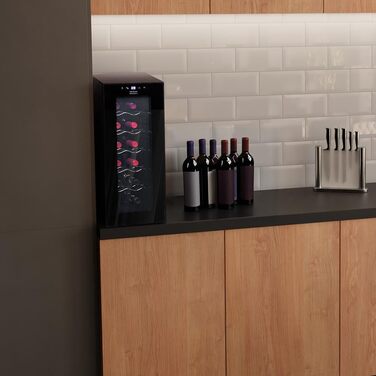 Винний холодильник Cecotec Bolero Grandsommelier 830 Coolcrystal: 12 пляшок, чорний, термоелектрична охолодження, 8-18°C, LED, без шкідливого газу