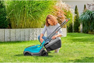 Акумуляторний газонокосарка Gardena PowerMax 37/36V P4A: комплект, до 350 м², ширина зрізу 37 см, об'єм травоспіральника 45 л, центральне регулювання висоти зрізу, двигун PowerPlus з Eco-режимом