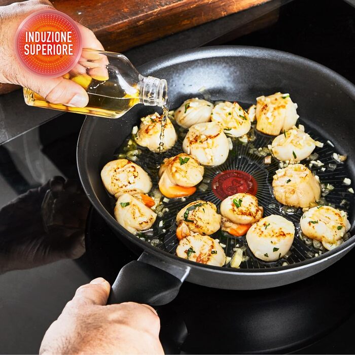 Сковорода Lagostina Intensive Pro з антипригарним покриттям, 32 см, титанове покриття, стійка до подряпин, швидке та рівномірне приготування, технологія Thermo-Signal, сумісна з усіма типами плит (включаючи індукційні)