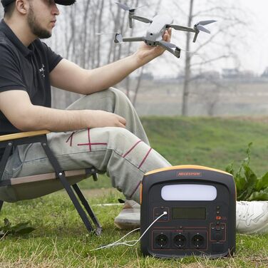 Портативна електростанція 1500W (3000W пікова потужність), 1102,5Wh LiMnFePO4 акумулятор, швидка зарядка за 90 хв, PD 100W, USB-C/AC/DC, сонячна панель, для кемпінгу, резервне живлення, на відкритому повітрі (Помаранчевий + Чорний)