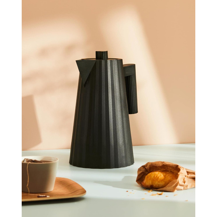 Електричний чайник Alessi Plissé MDL06 B, 1.7л, термопластик, чорний, 2400W, з європейським штекером