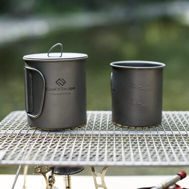 Титанова кемпінгова чашка з кришкою Титанова чашка зі складною ручкою Об'ємний посуд 750 мл Велика місткість, легкий і портативний для пікніка, туристичних рюкзаків на свіжому повітрі. (300 мл)