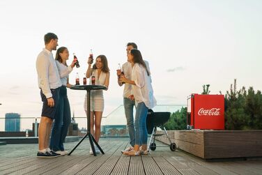 Міні-холодильник Coca-Cola °CUBES з скляними дверцятами | Холодильник для напоїв 48L, тихий та енергоефективний, ідеальний для офісу, вечірок та дому | 5-15°C, Червоний